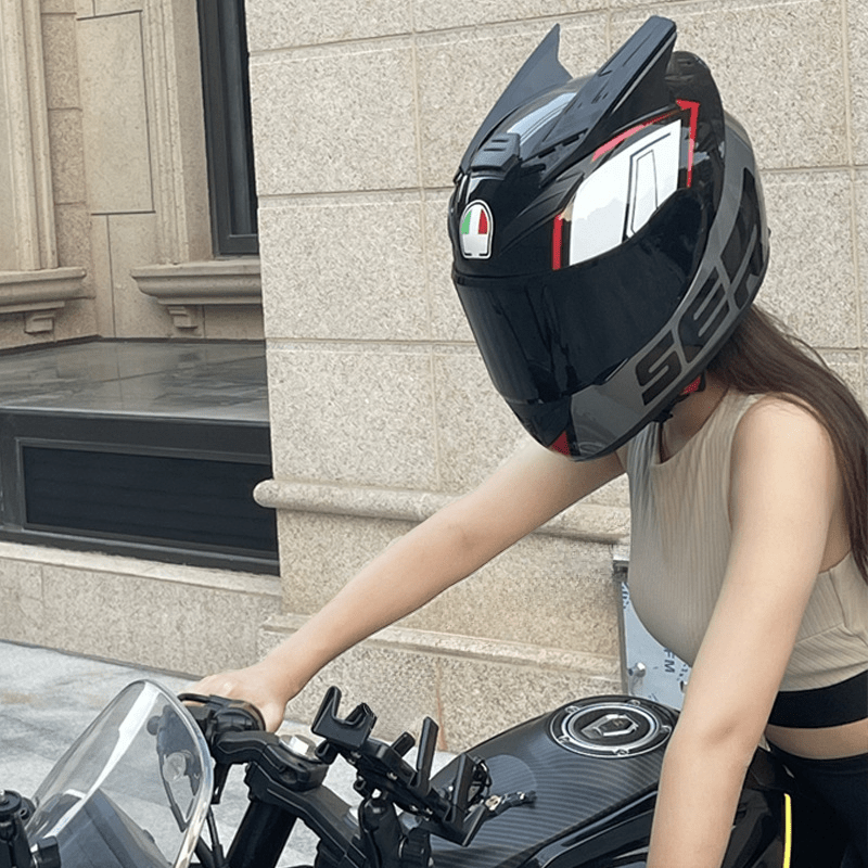 Motorcycle helmet for lady cat ears shape available in all seasonsJSLMotors